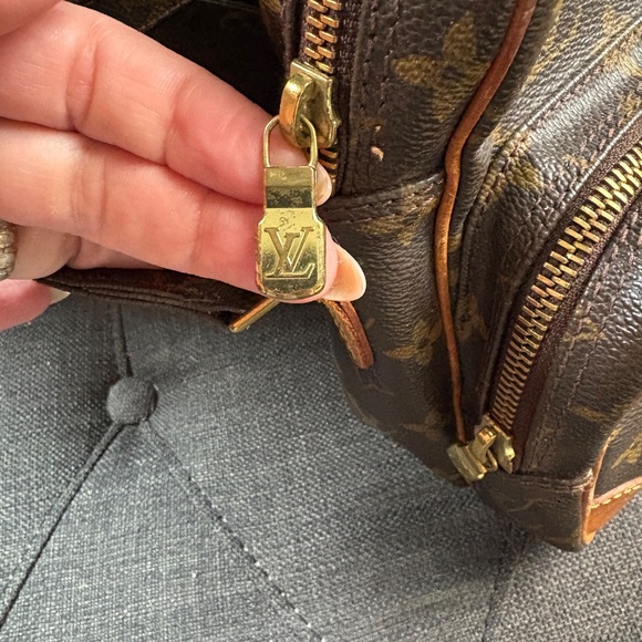 Louis Vuitton crossbody - Picture 7 of 8